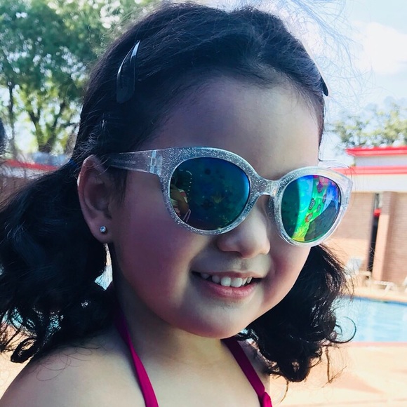 Meet your Posher, Suva - Picture 1 of 2